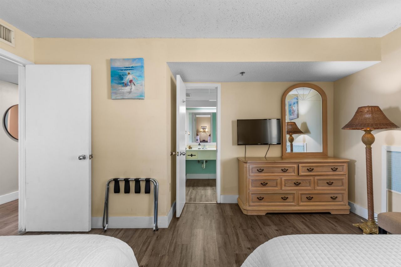 202 74th Ave. N Photo 10