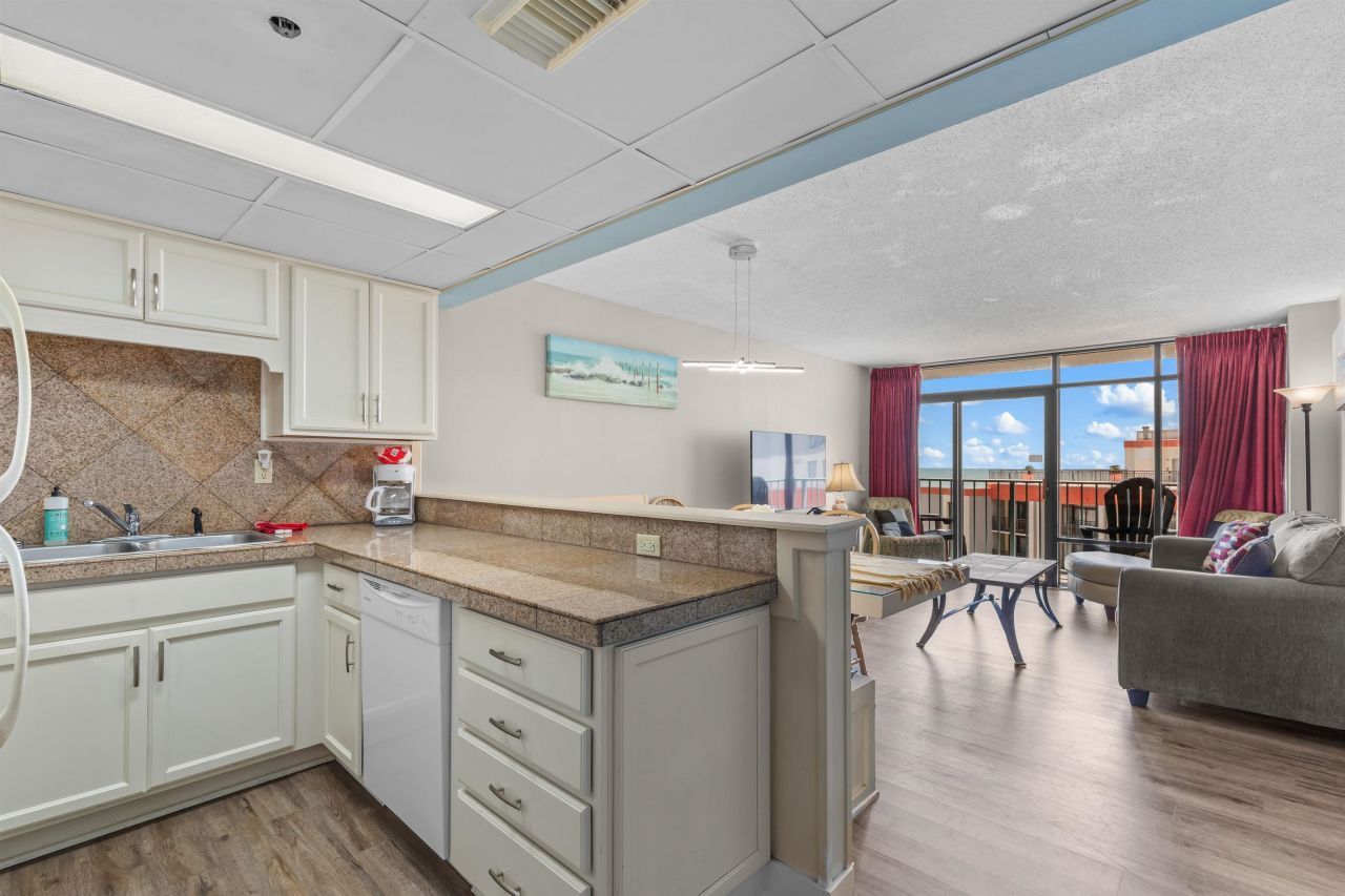 202 74th Ave. N Photo 9