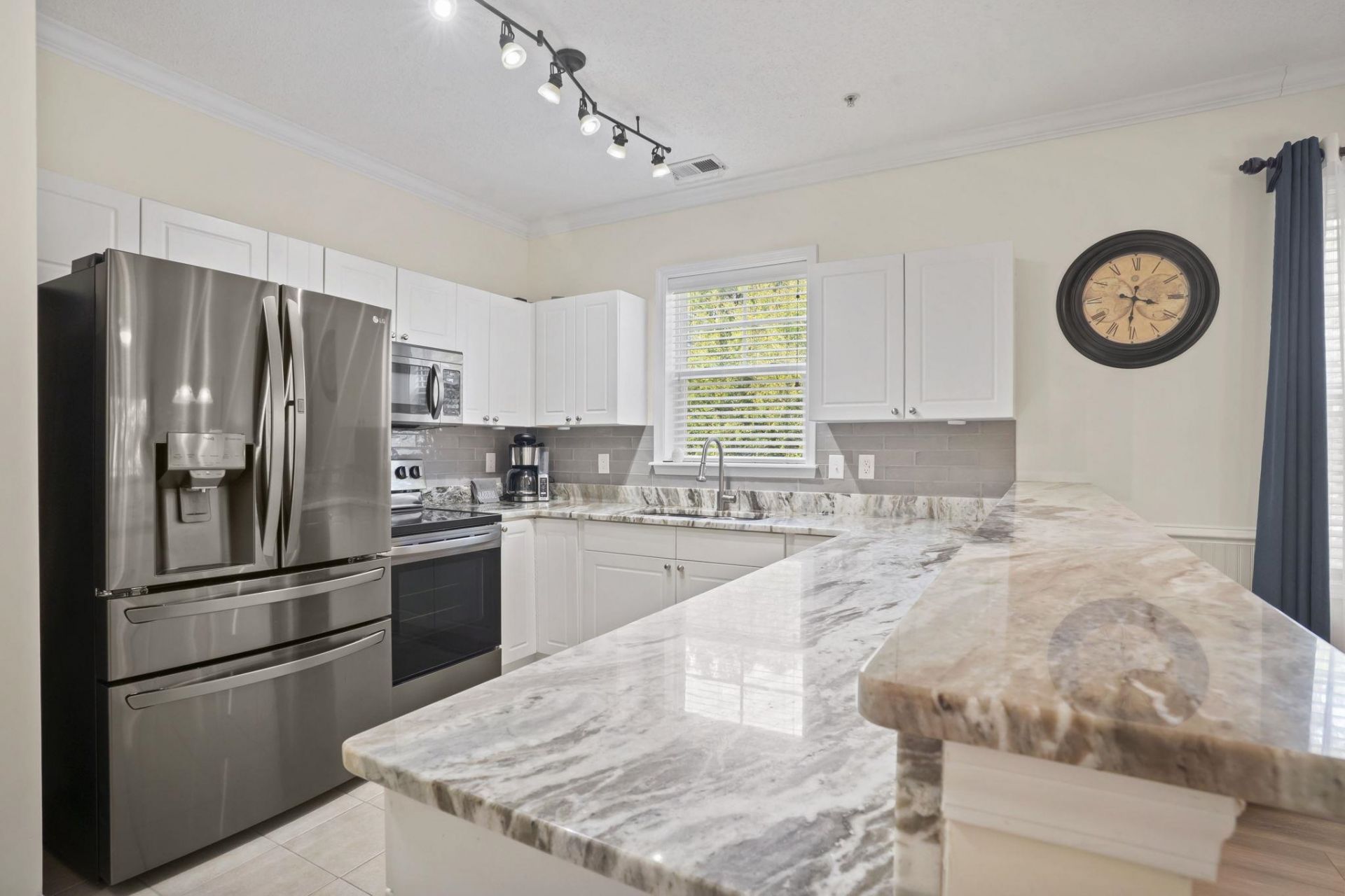 6253 Catalina Dr.  Photo 6