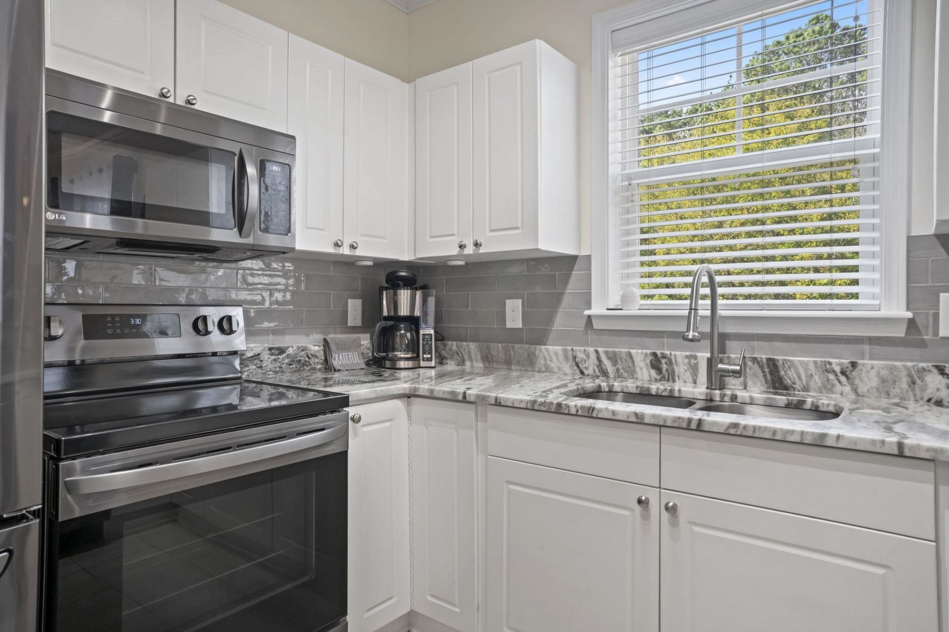 6253 Catalina Dr. Photo 8