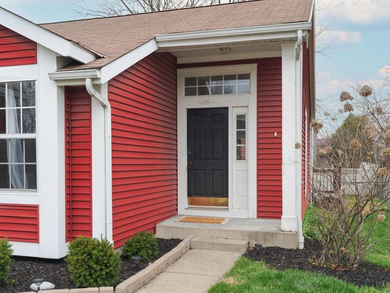 4976 Silver Bow Drive , Hilliard, OH 43026 Photo 2