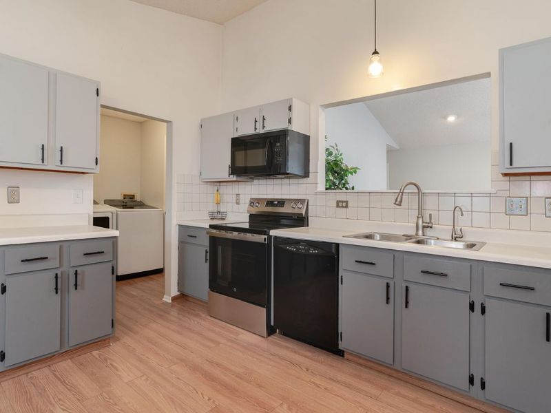 4976 Silver Bow Drive , Hilliard, OH 43026 Photo 4