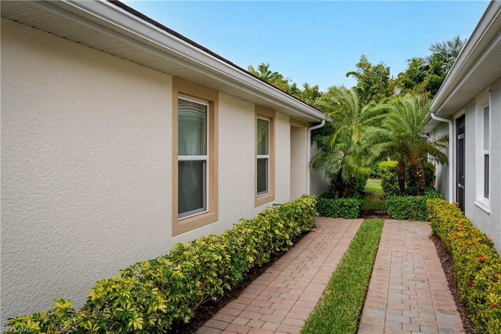 14943 Edgewater Cir, Naples, FL 34114 Photo