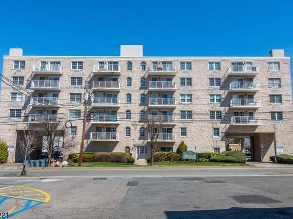 446 Passaic St, Unit 3F, Hackensack, NJ 07601