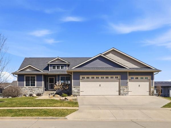 1930 Robin Drive, North Liberty, IA 52317