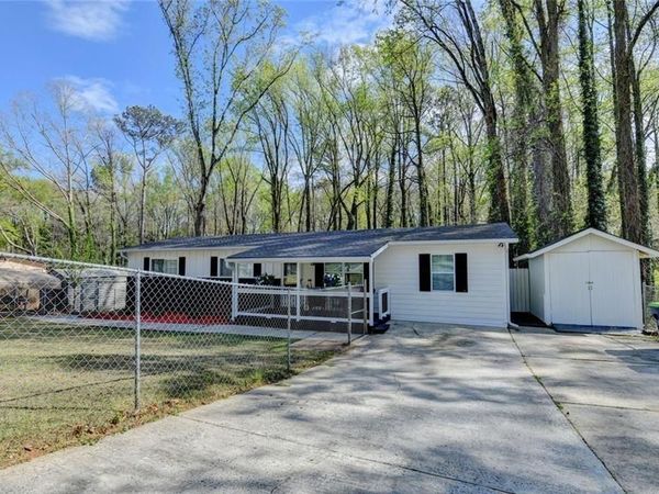 551 Oak Hills, Mableton, GA 30126