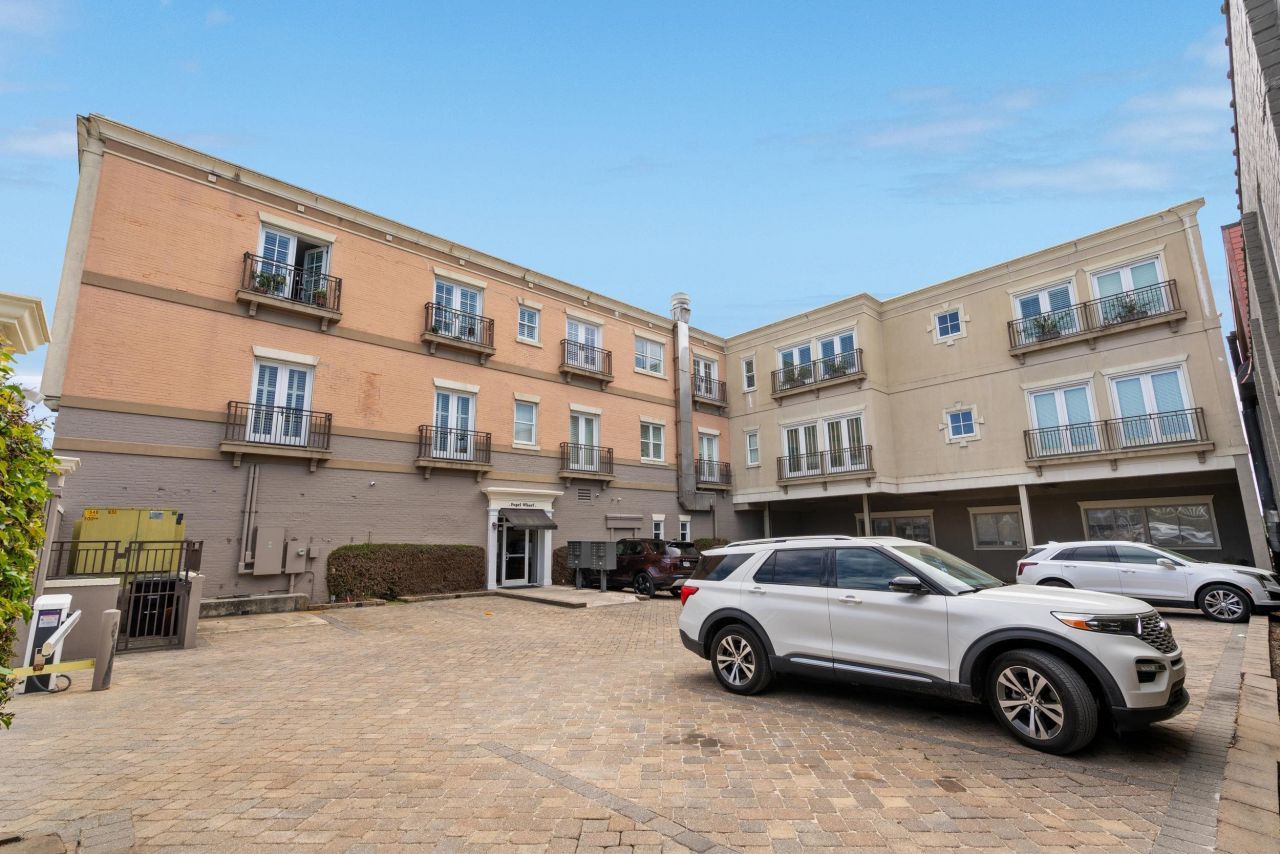 815 Front St. Photo 10