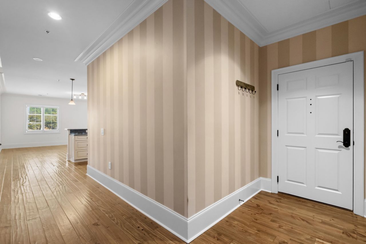 815 Front St. Photo 16