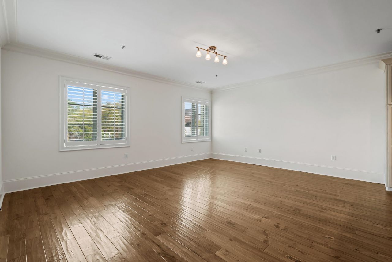 815 Front St. Photo 18