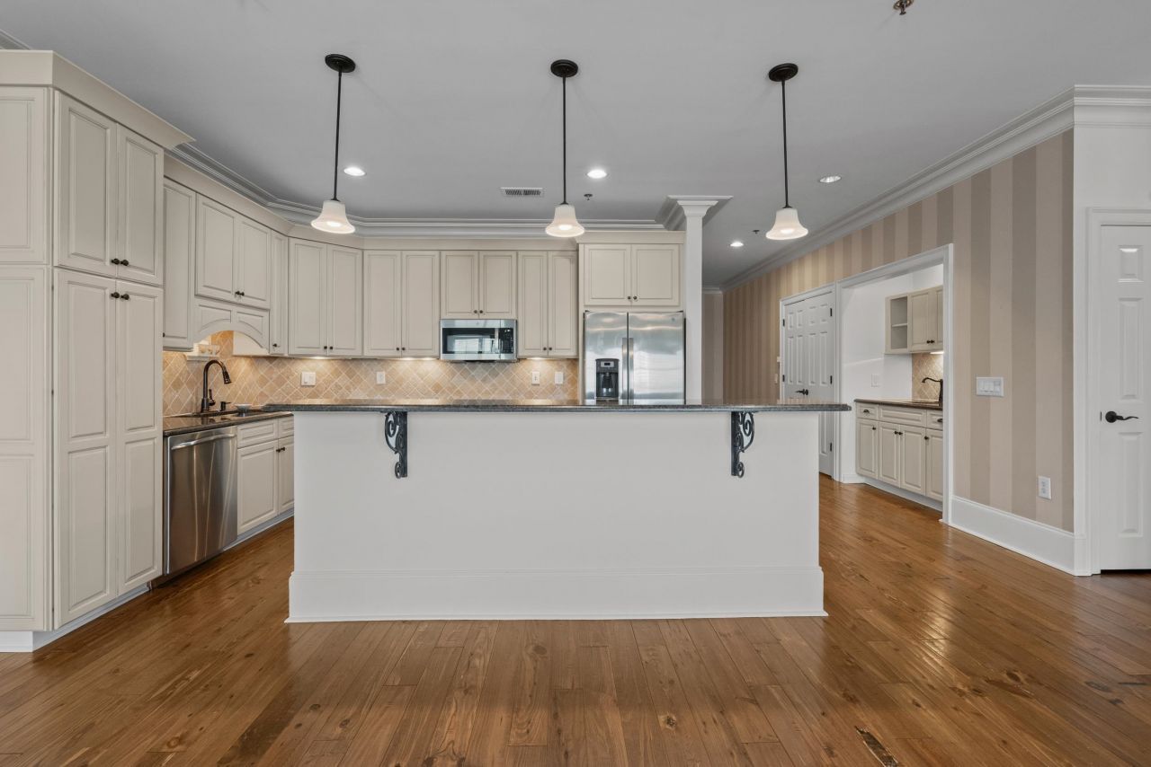 815 Front St. Photo 22