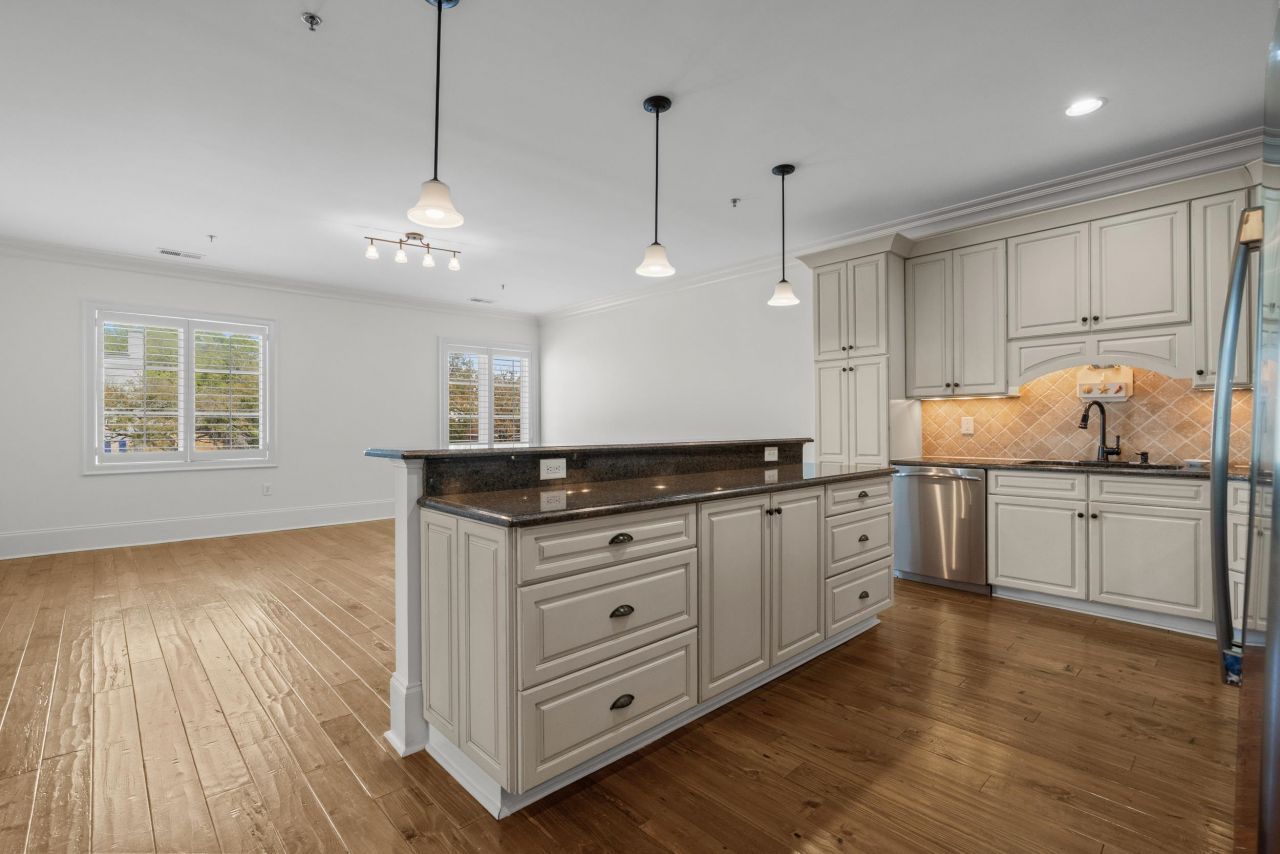 815 Front St. Photo 25