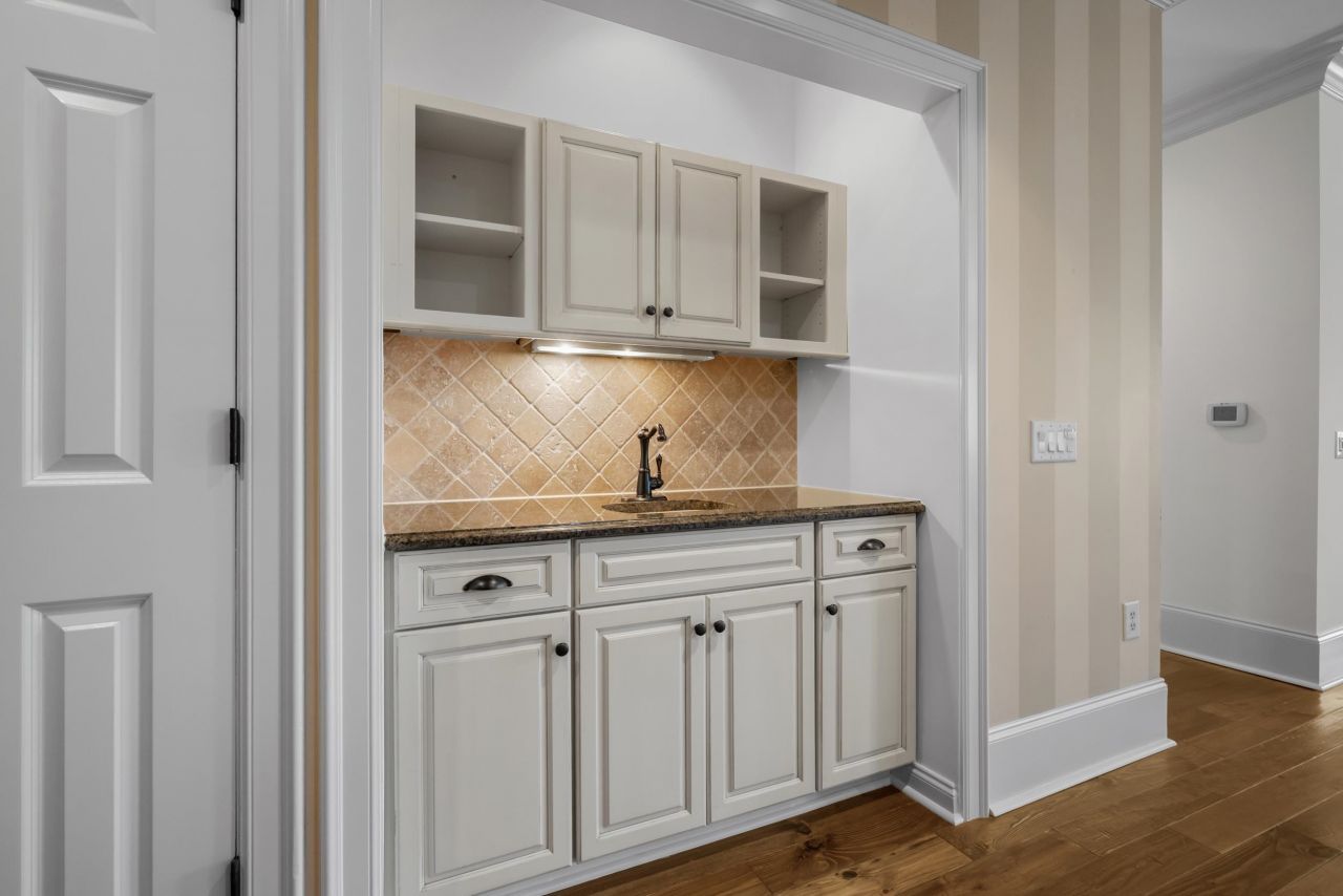 815 Front St. Photo 29