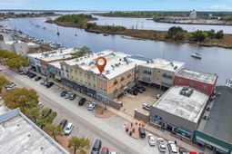 815 Front St. photo 4