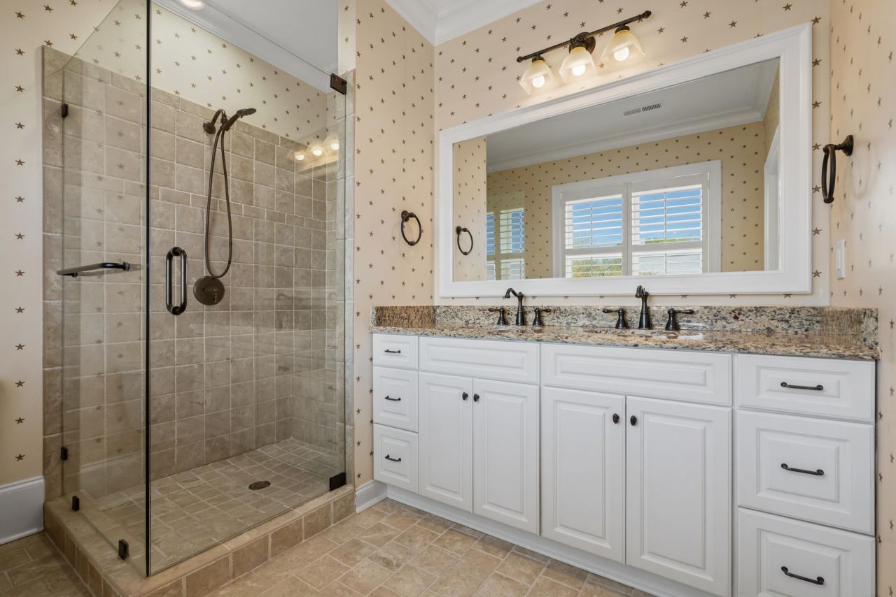 815 Front St. Photo 34