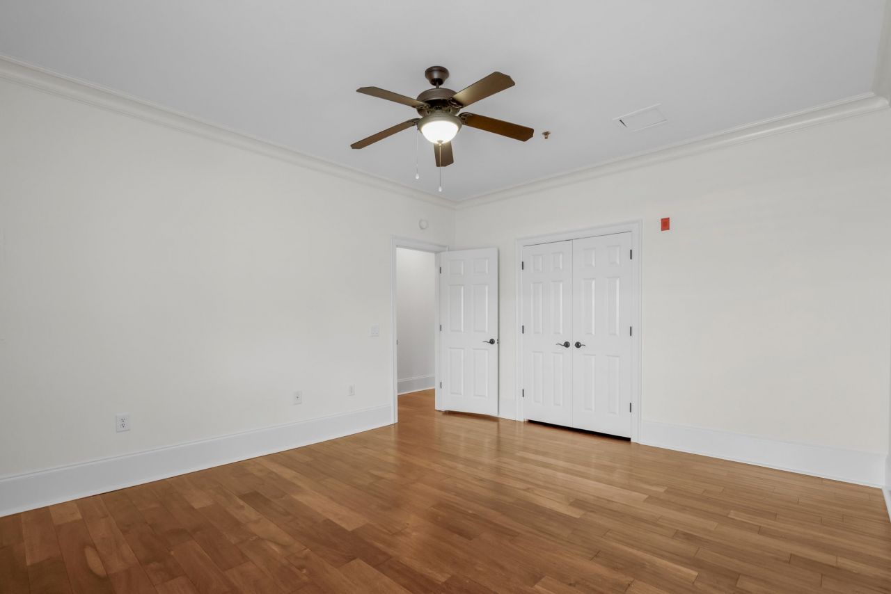 815 Front St. Photo 35