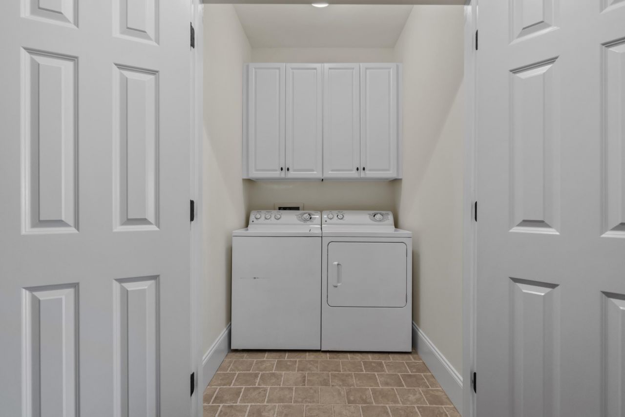 815 Front St. Photo 39