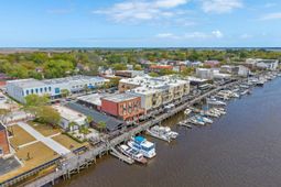 815 Front St. photo 4