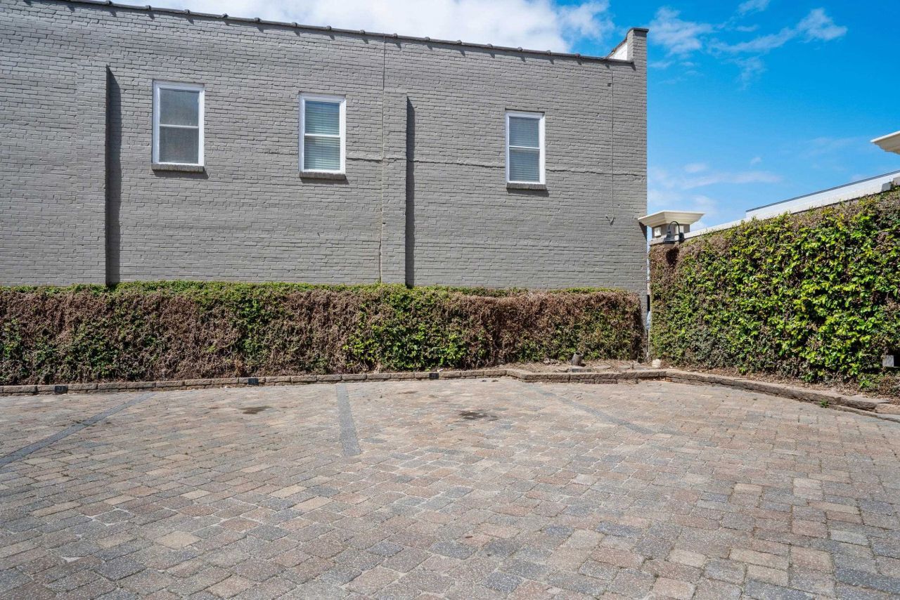 815 Front St. Photo 41