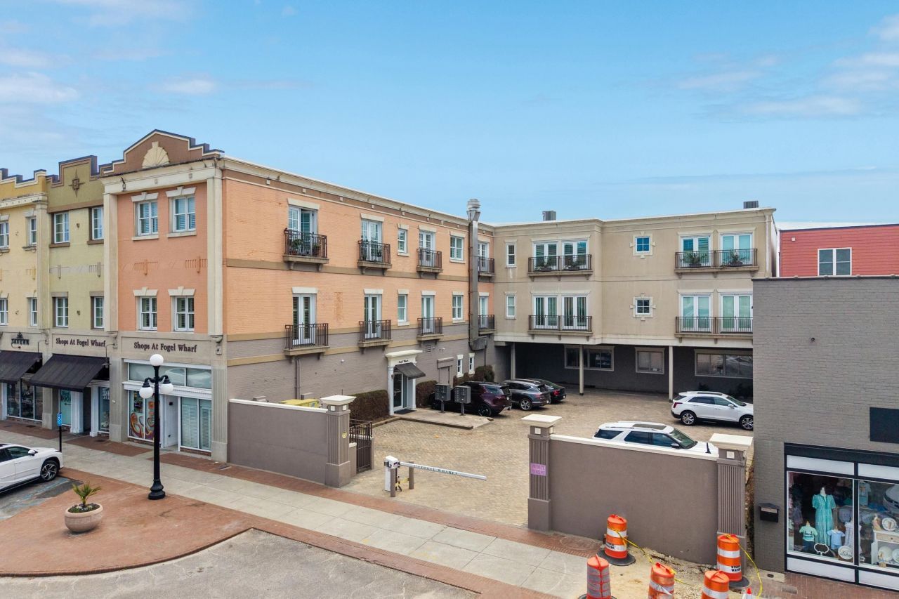 815 Front St. Photo 42