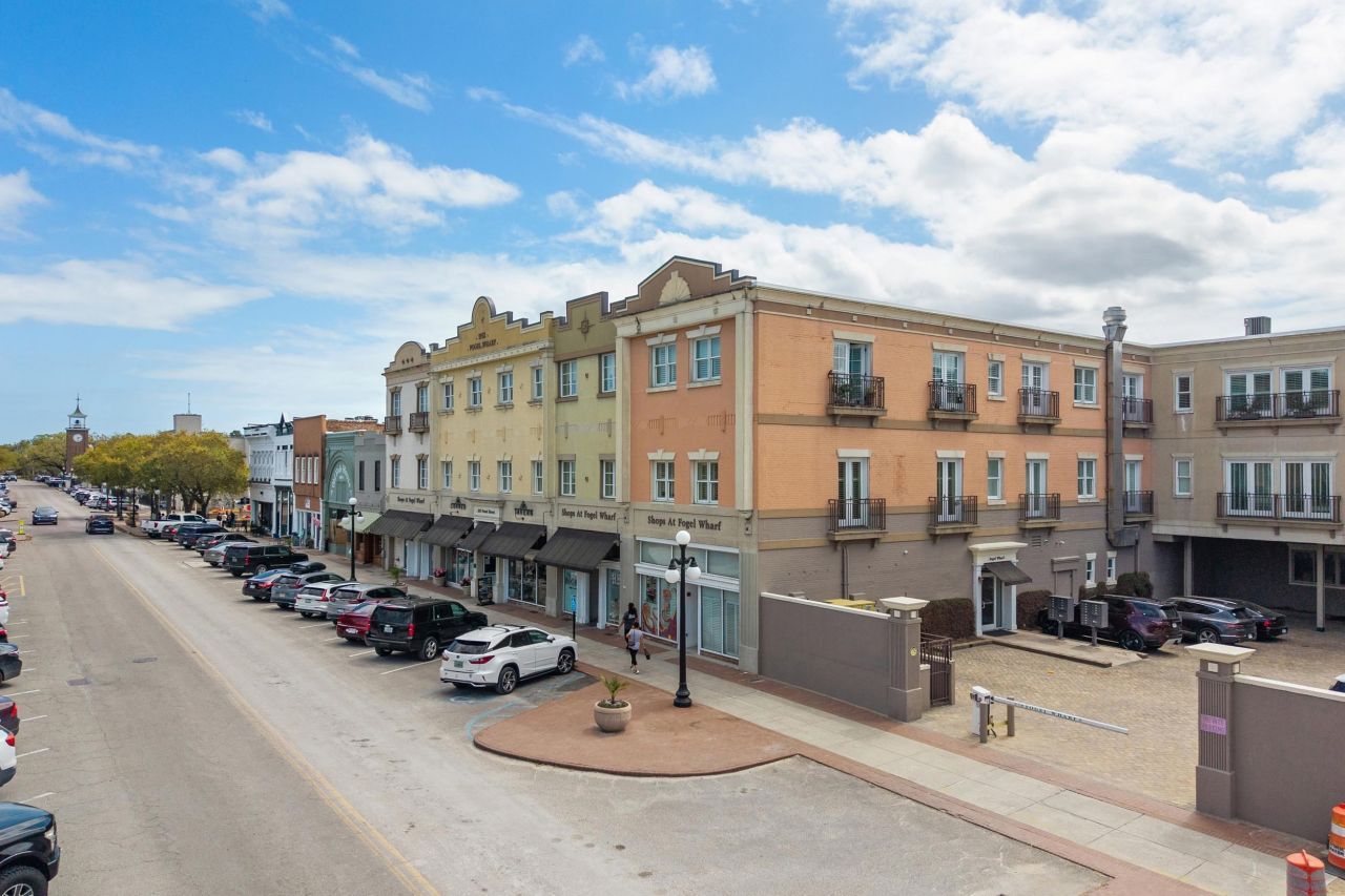 815 Front St. Photo 43