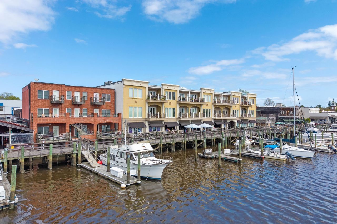 815 Front St. Photo 46