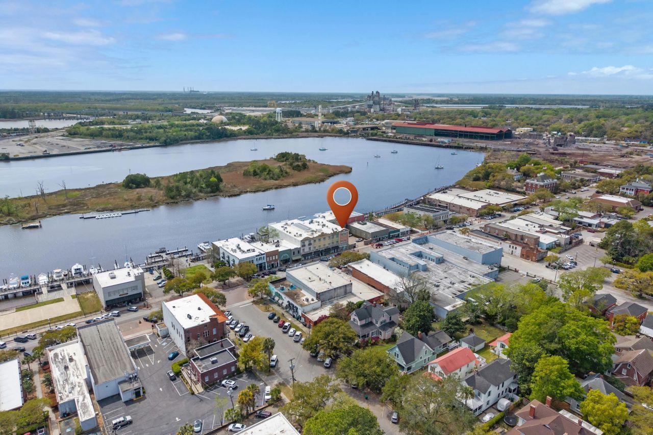 815 Front St. Photo 47