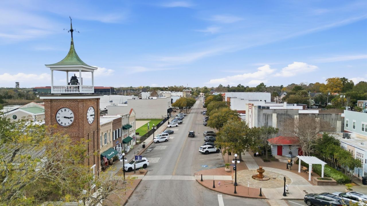 815 Front St. Photo 55