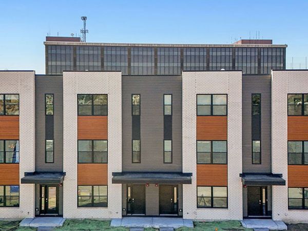 2222 Lakeshore Drive, Schaumburg, IL 60173