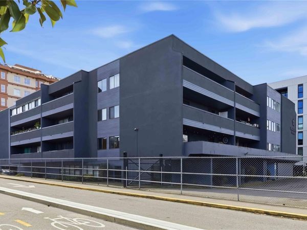 755 Hillside Ave , Unit 301, Victoria, BC V8T 5B3