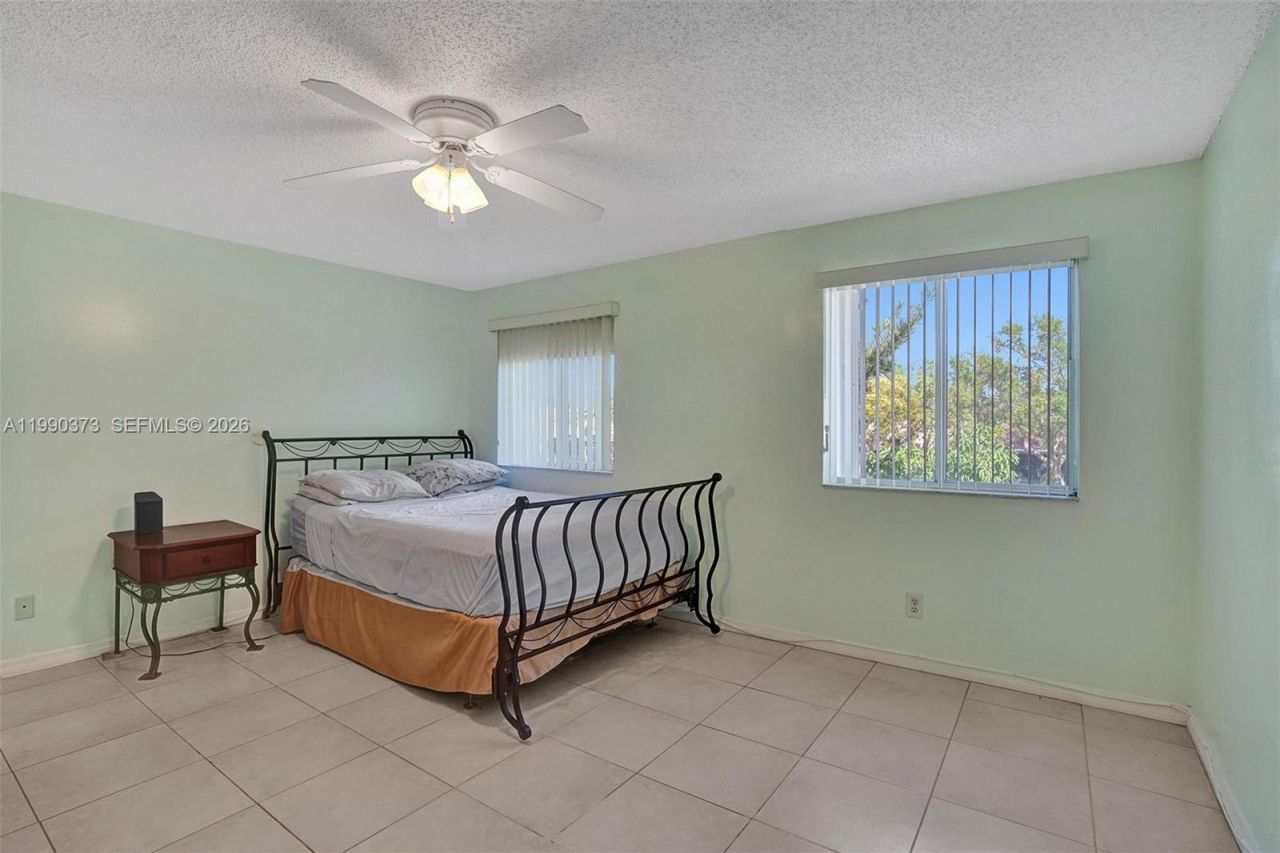 1726 SW 110th Ter , Davie, FL 33324 Photo