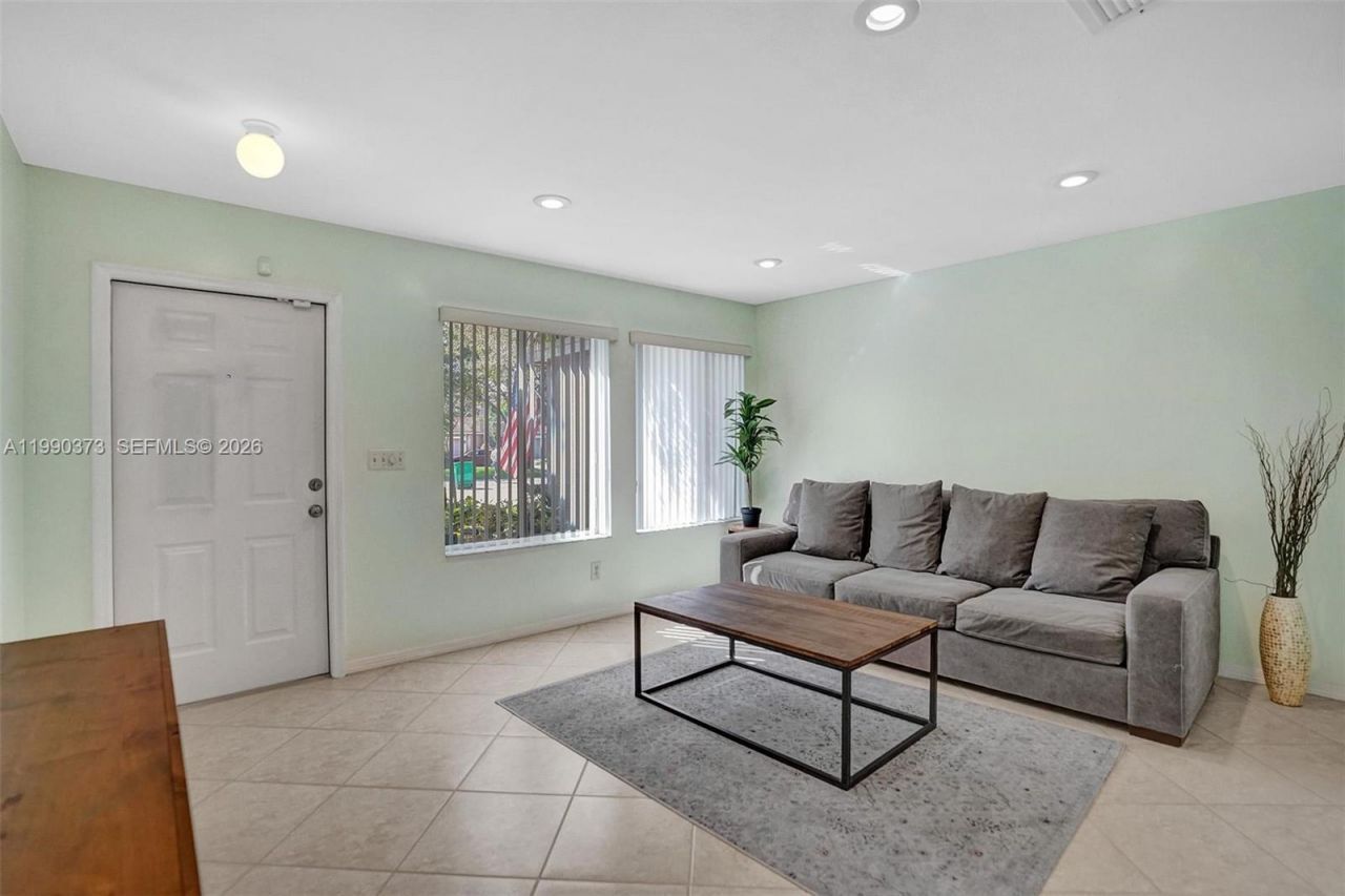 1726 SW 110th Ter , Davie, FL 33324 Photo