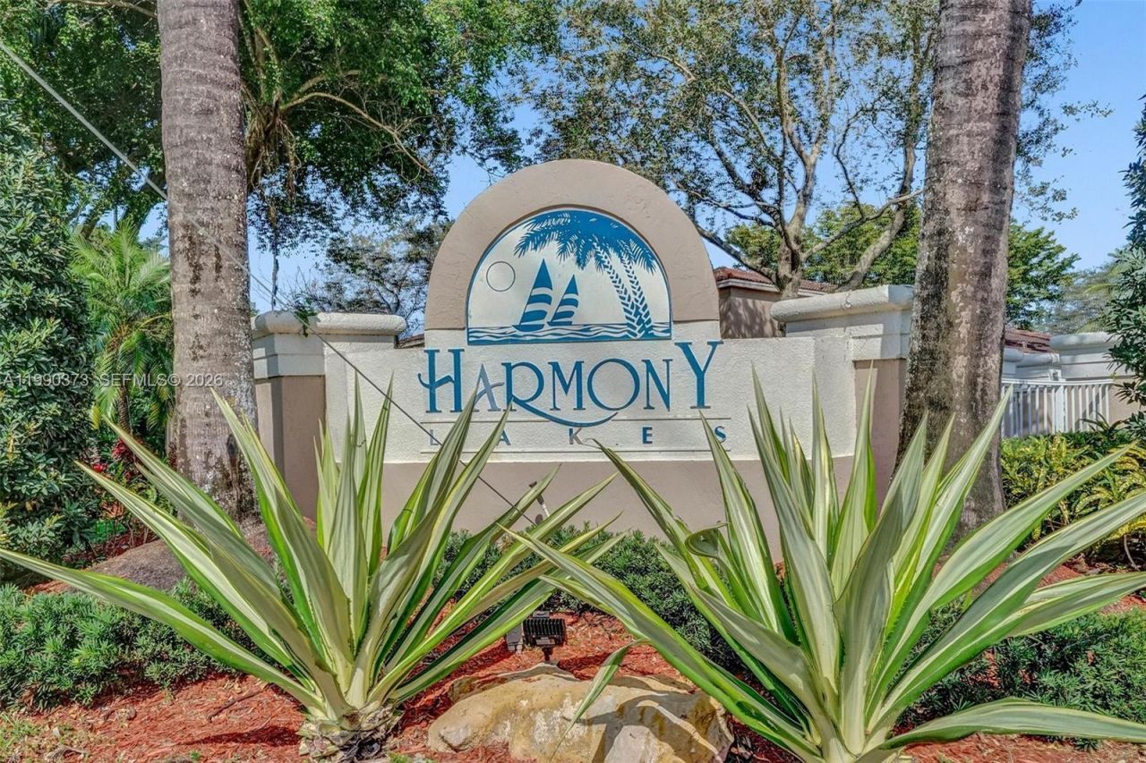 1726 SW 110th Ter , Davie, FL 33324 Photo