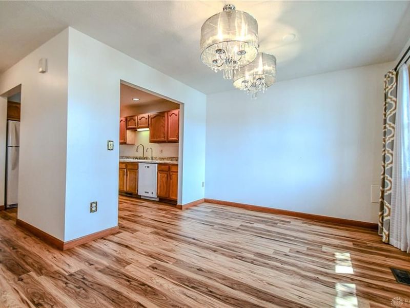 605 Rubythroat Lane, Englewood, OH 45315 Photo 6