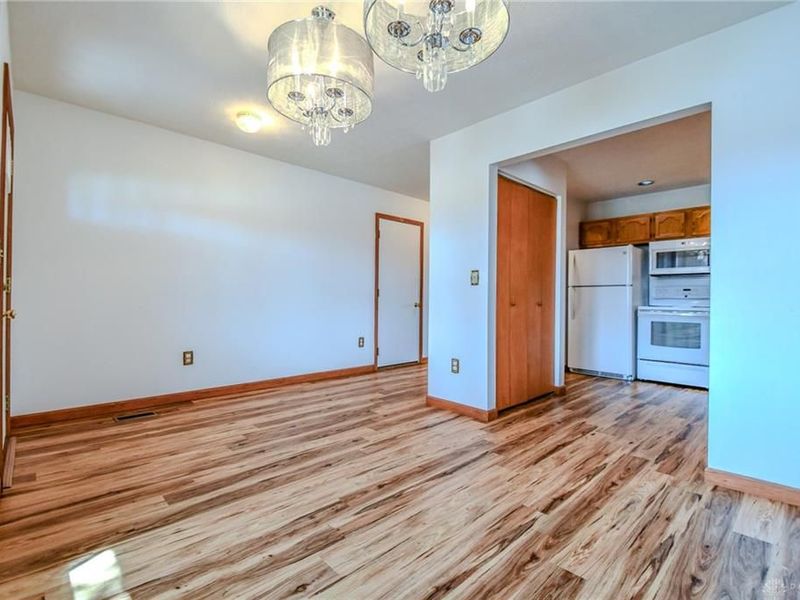 605 Rubythroat Lane, Englewood, OH 45315 Photo 7