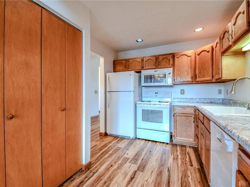 605 Rubythroat Lane, Englewood, OH 45315 Photo 8