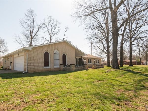 1915 Old Orchard Road , Poplar Bluff, MO 63901