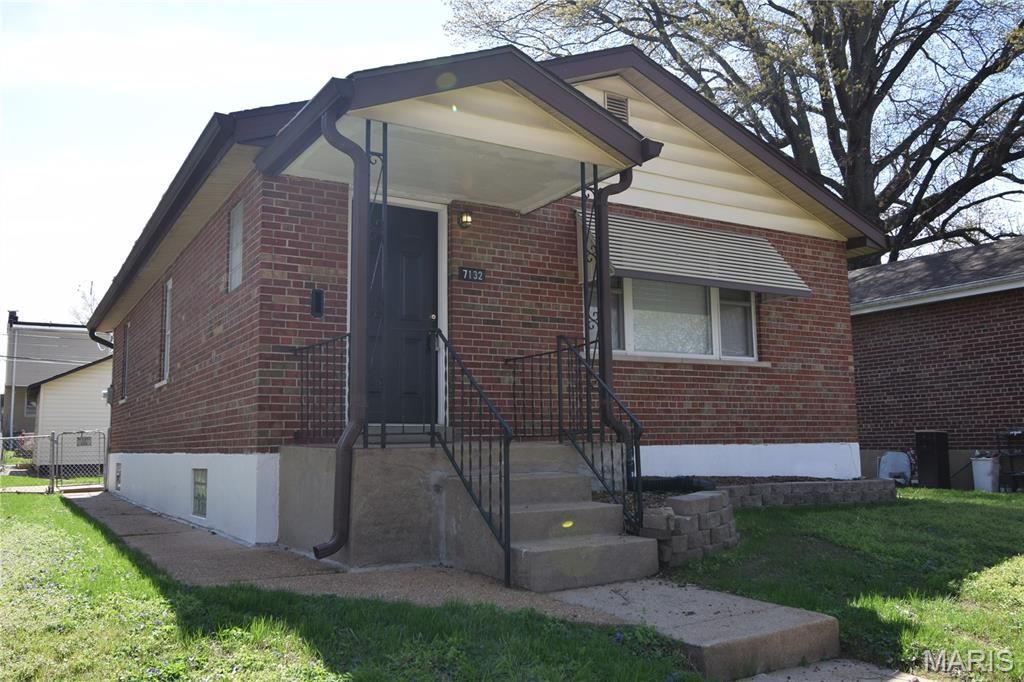 7132 Vermont Avenue, Saint Louis, MO 63111 Main Photo