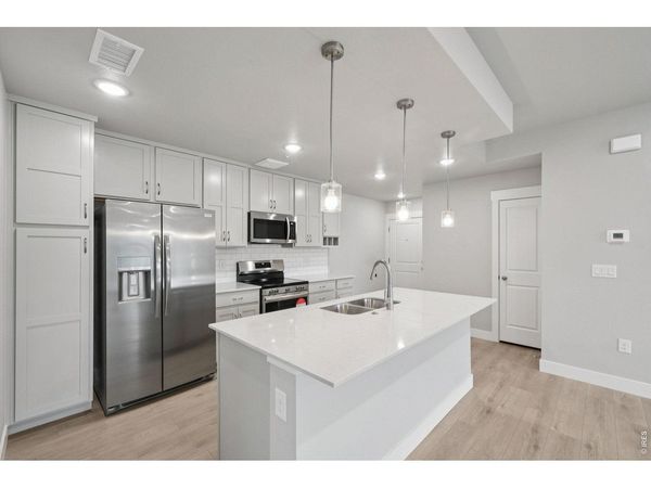 265 High Point Dr, Unit 207, Longmont, CO 80504