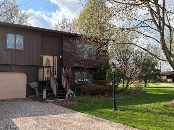 1436 Forrest Drive, Barberton, OH 44203