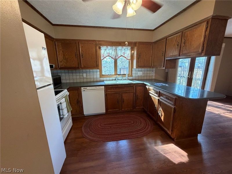 1436 Forrest Drive, Barberton, OH 44203 Photo 17