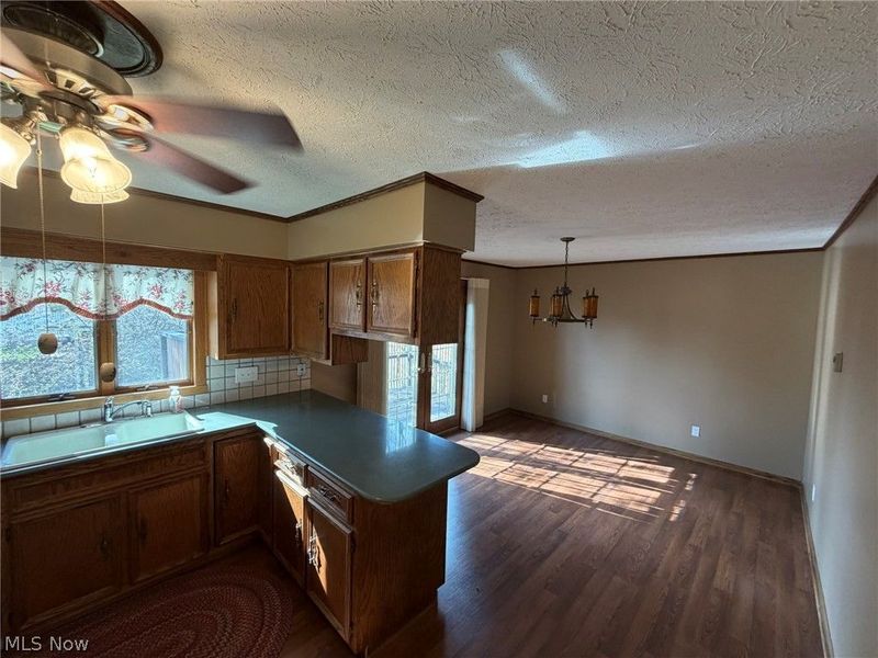 1436 Forrest Drive, Barberton, OH 44203 Photo 21