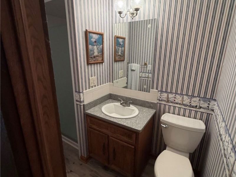 1436 Forrest Drive, Barberton, OH 44203 Photo 9