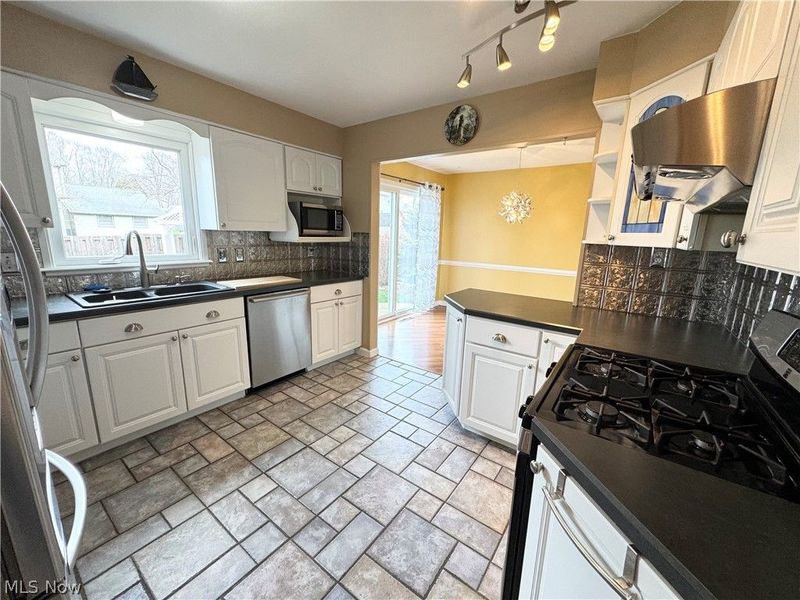 1945 Farmdale Avenue , Mineral Ridge, OH 44440 Photo 9