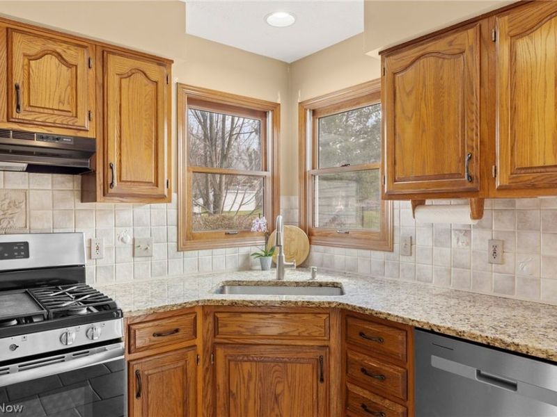 9431 Yvonne Drive , North Royalton, OH 44133 Photo 11