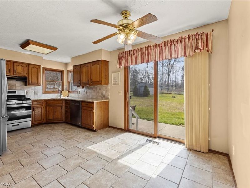 9431 Yvonne Drive , North Royalton, OH 44133 Photo 13