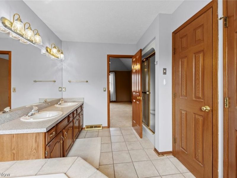 9431 Yvonne Drive , North Royalton, OH 44133 Photo 27