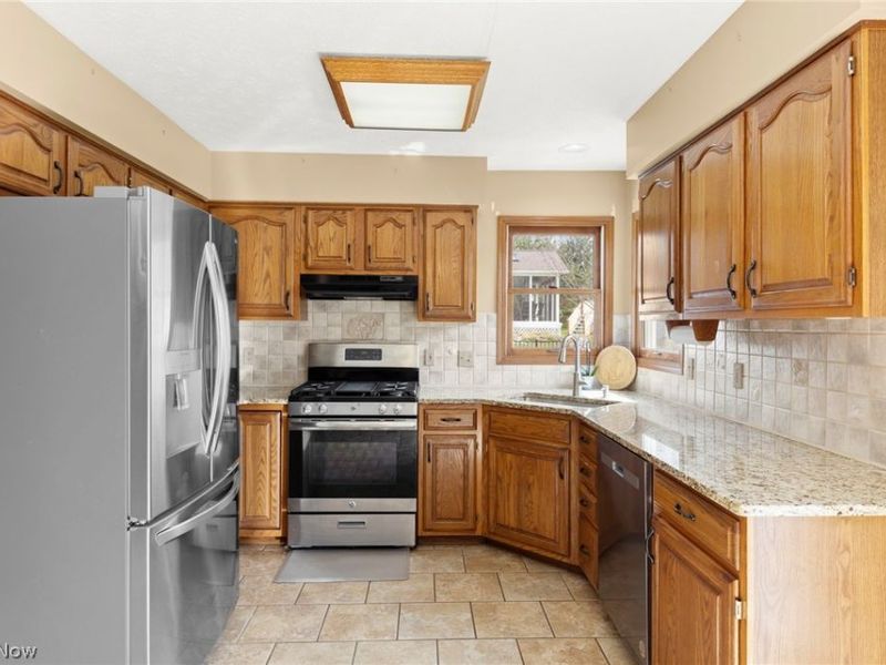 9431 Yvonne Drive , North Royalton, OH 44133 Photo 9