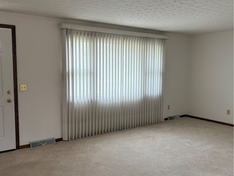 953 Carnation Street NE, Massillon, OH 44646 Photo 2