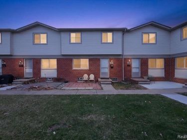 20814 Hunt Drive, Roseville, MI 48066