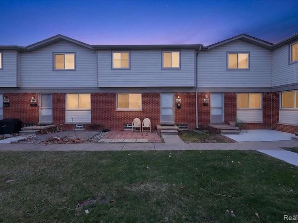 20814 Hunt Drive, Roseville, MI 48066